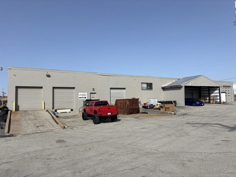 1002-1010 Hanley Industrial Ct, Brentwood, MO à louer - Photo de l’immeuble – Image 3 sur 7