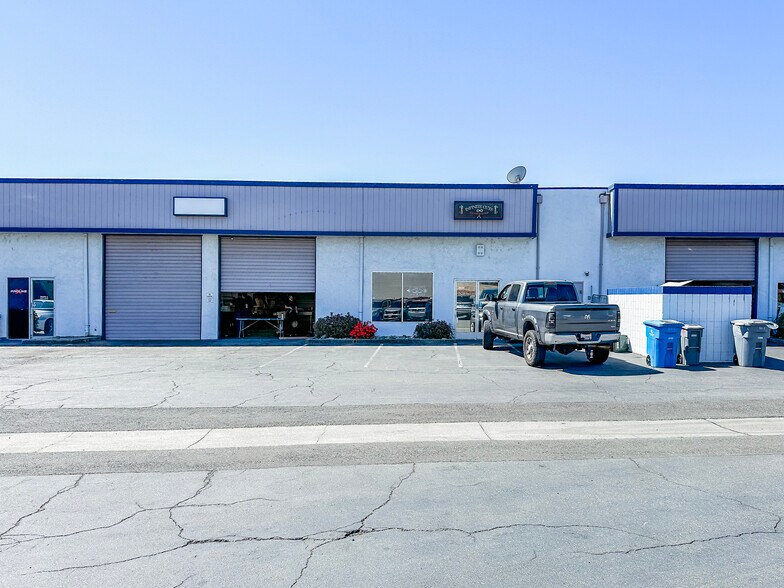 801 Davis St, Vacaville, CA à louer - Photo de l’immeuble – Image 1 sur 11