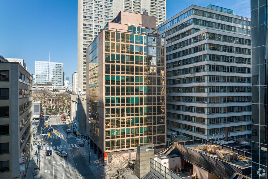 121 Richmond St W, Toronto, ON à louer - Photo de l’immeuble – Image 3 sur 20