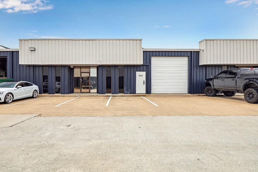 1330 Sherwood Forest St, Houston, TX à louer - Photo de l’immeuble – Image 3 sur 6