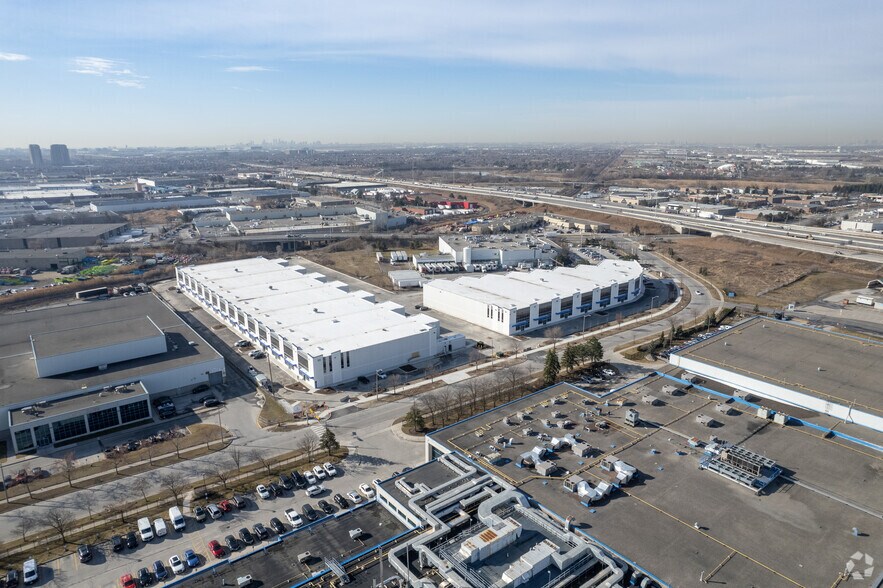 151 Steinway Blvd, Toronto, ON à louer - Aérien – Image 2 sur 3