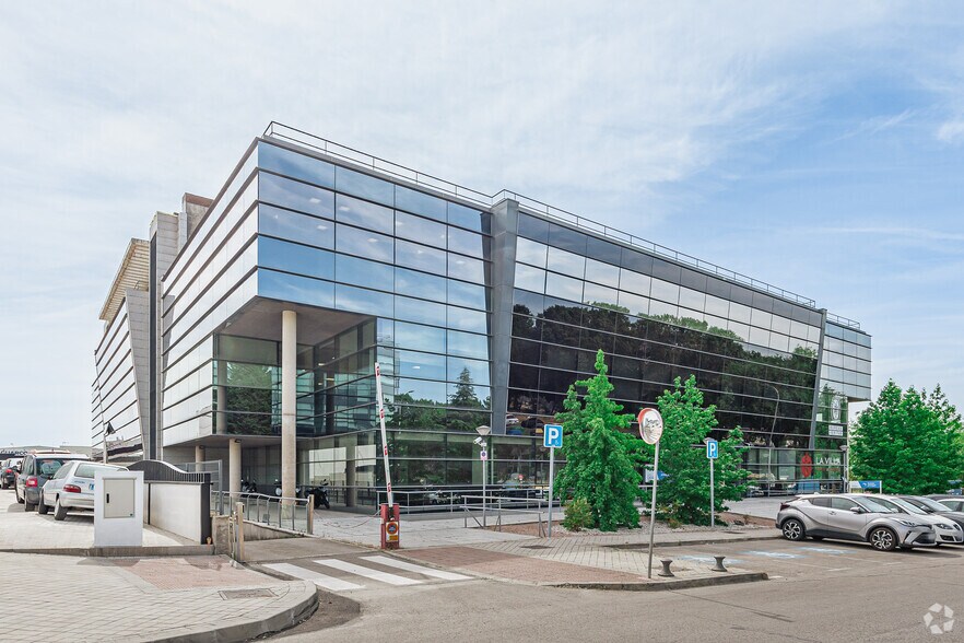 Calle Valportillo i, 22-24, Alcobendas, Madrid à louer - Photo de l’immeuble – Image 2 sur 18