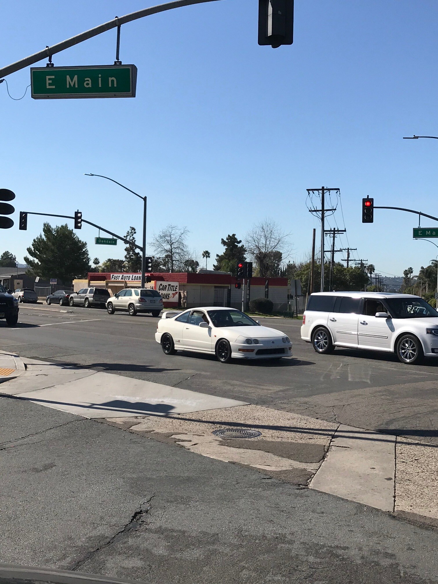 1450 E Main St, El Cajon, CA à louer Photo de l’immeuble– Image 1 sur 4