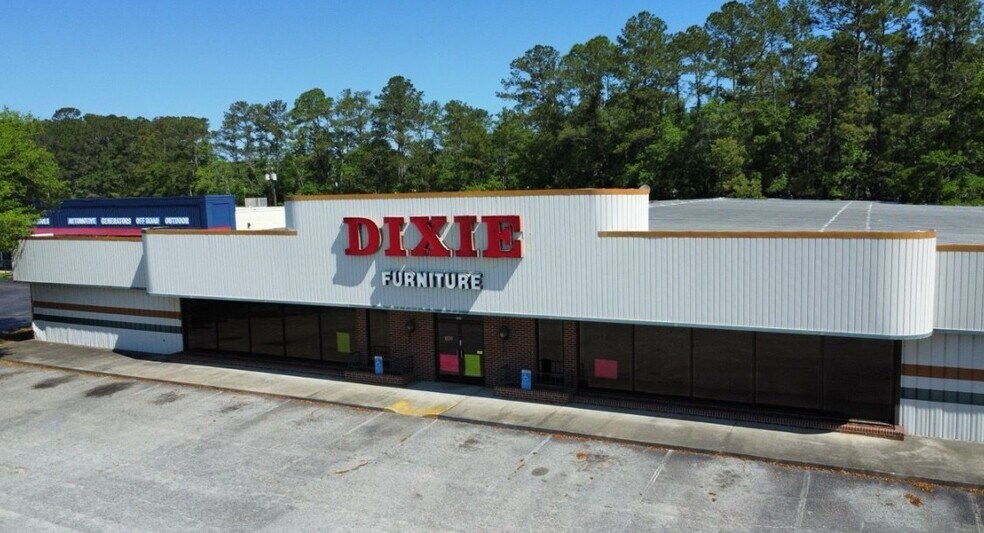 303 Robertson Blvd, Walterboro, SC à vendre - Photo de l’immeuble – Image 3 sur 10