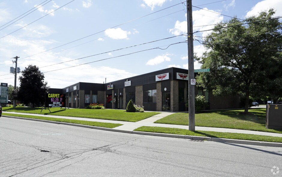 160 Frobisher Dr, Waterloo, ON à louer - Photo de l’immeuble – Image 3 sur 6