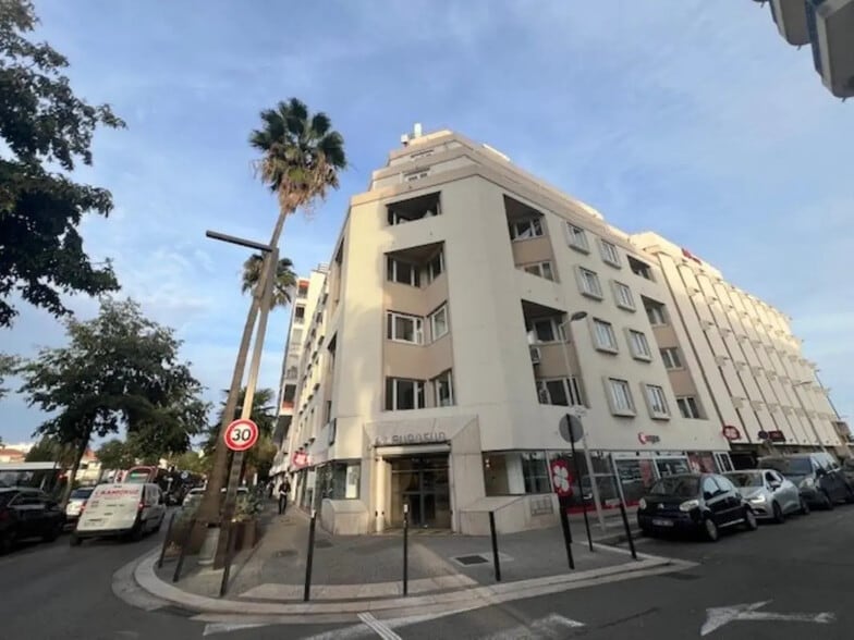 Bureau dans Nice à louer - Photo de l’immeuble – Image 3 sur 16