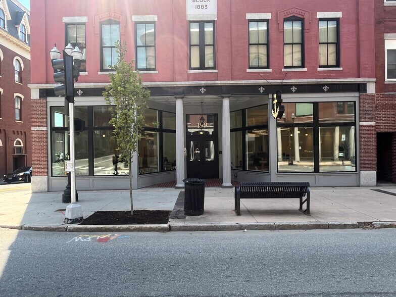 197 Lisbon St, Lewiston, ME à louer - Photo de l’immeuble – Image 1 sur 7