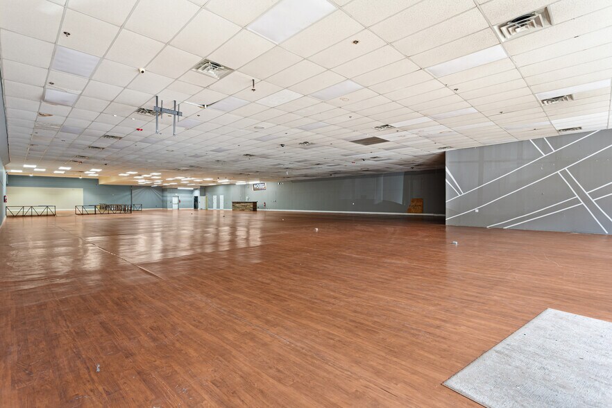 5607 Germantown Ave, Philadelphia, PA à louer - Photo de l’immeuble – Image 2 sur 9