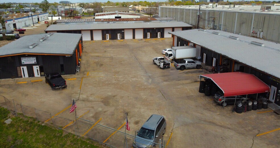 13200 Hempstead Hwy, Houston, TX à louer - Photo de l’immeuble – Image 2 sur 7