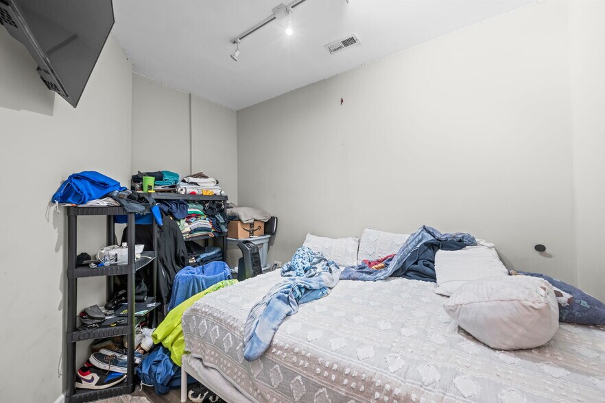2822 N Milwaukee Ave, Chicago, IL à vendre - Photo de l’immeuble – Image 3 sur 28