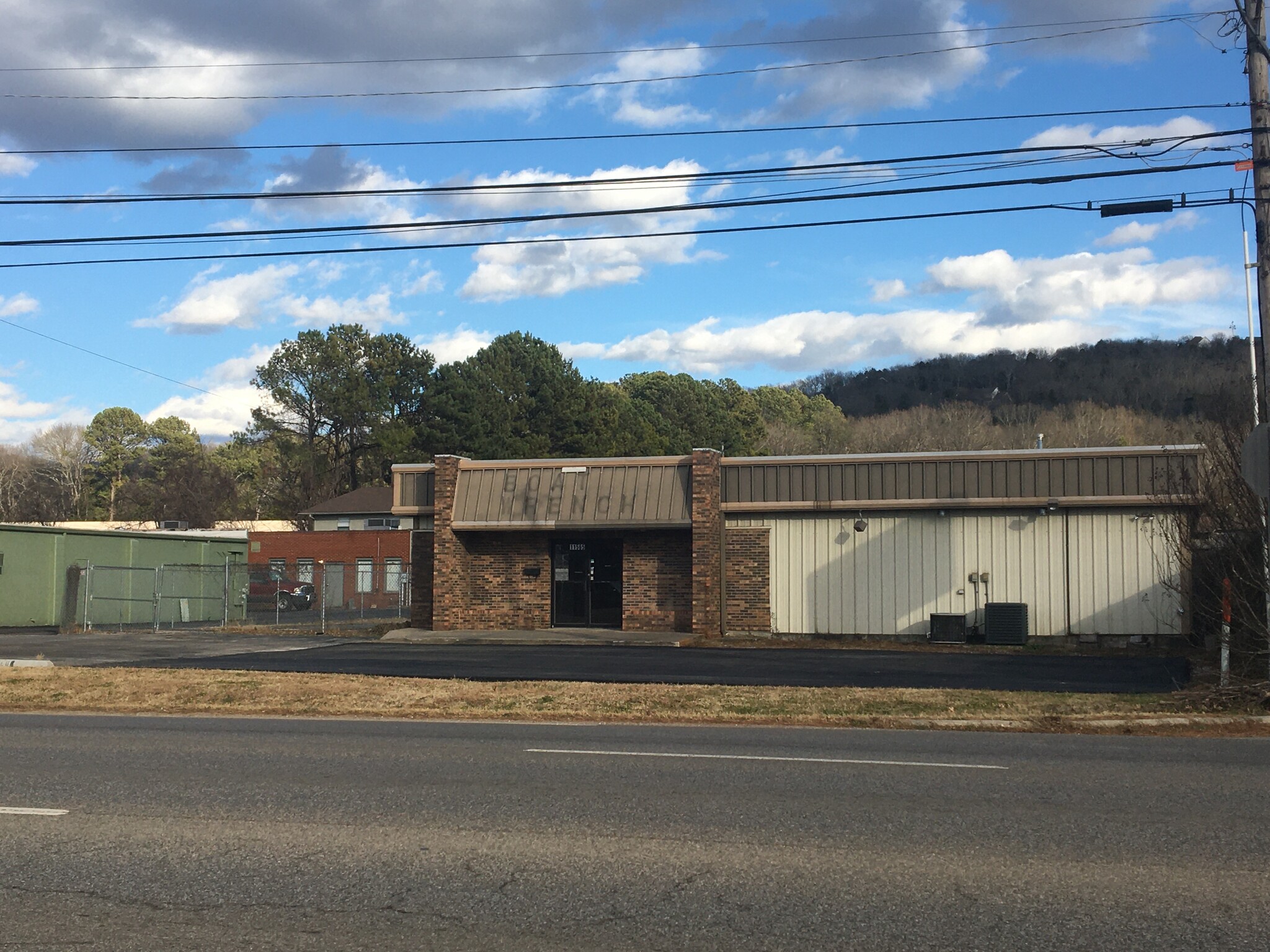 11565 Memorial Parkway Pkwy, Huntsville, AL à louer Photo de l’immeuble– Image 1 sur 8