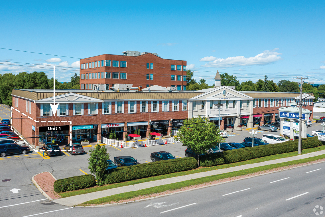 2039 Robertson Rd, Ottawa, ON à louer Photo de l’immeuble– Image 1 sur 6