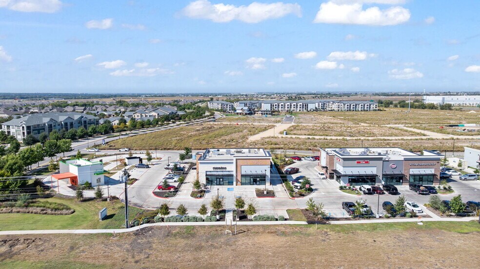 126 Chris Kelley blvd, Hutto, TX à vendre - Photo de l’immeuble – Image 3 sur 7