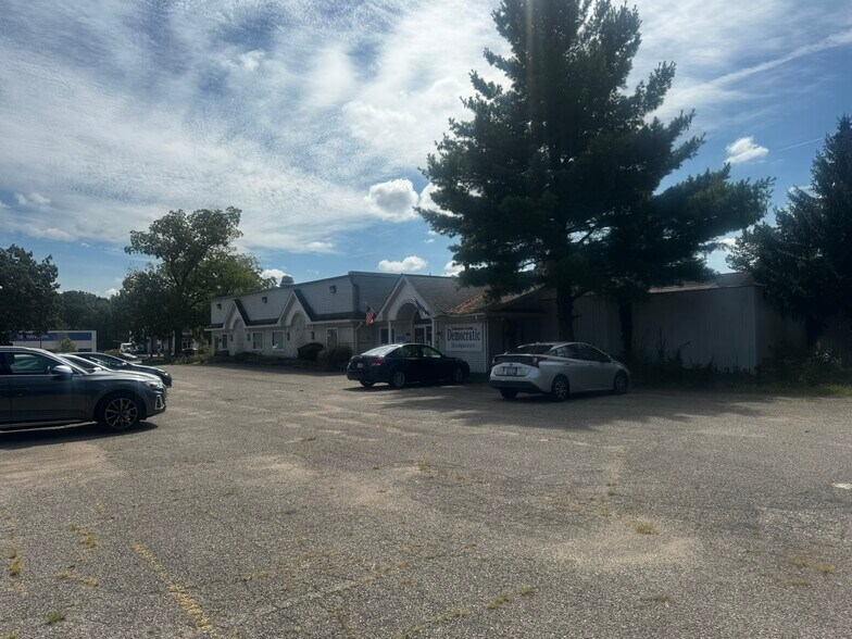 3234 S Westnedge Ave, Kalamazoo, MI à vendre - Photo de l’immeuble – Image 2 sur 15
