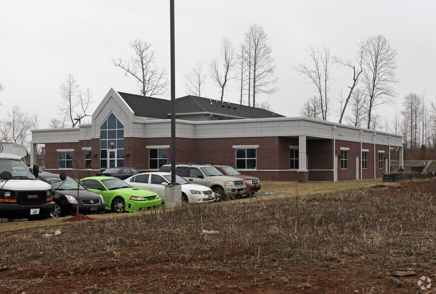 901 Professional Park Dr, Clarksville, TN à louer - Photo de l’immeuble – Image 2 sur 8