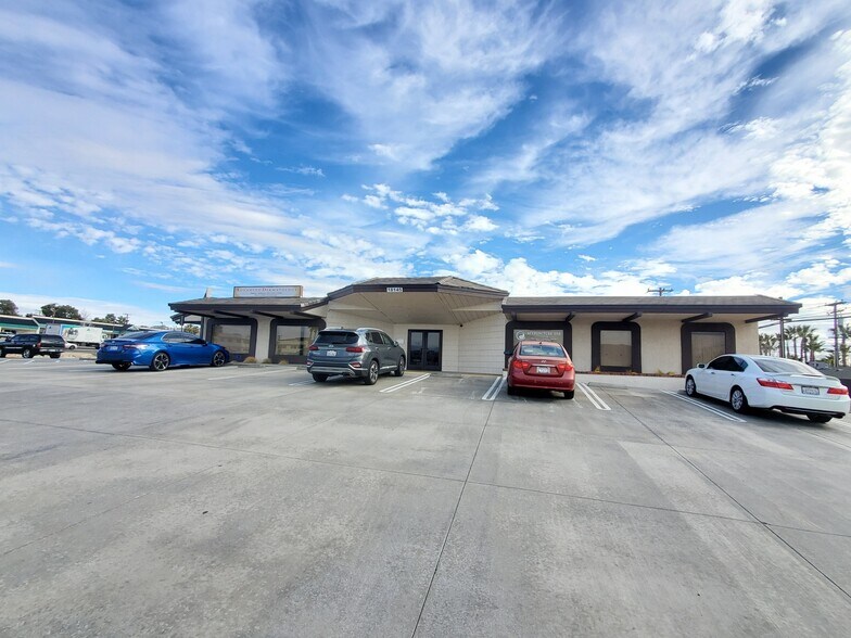 18145 Outer Hwy 18, Apple Valley, CA à louer - Photo de l’immeuble – Image 3 sur 4
