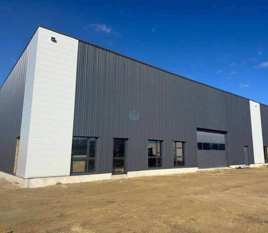 Local d’activités dans Saran à louer Photo de l’immeuble– Image 1 sur 4