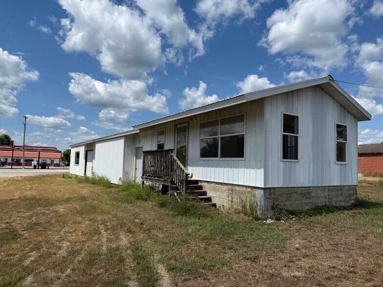 18 Broadway st, Herrick, IL à vendre - Photo de l’immeuble – Image 2 sur 16