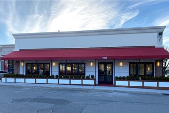 961-1029 Port Washington Blvd, Port Washington, NY à louer Photo intérieure– Image 1 sur 8