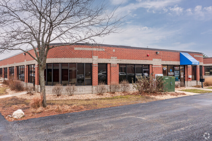 620-630 Tollgate Rd, Elgin, IL à louer - Photo de l’immeuble – Image 1 sur 7