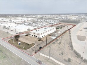 4901 Parker Henderson Rd, Fort Worth, TX à louer Photo intérieure– Image 1 sur 2