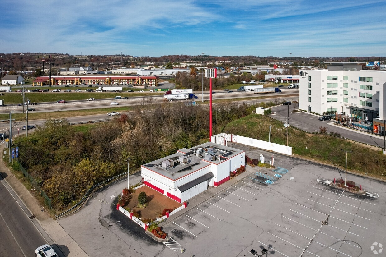 410 Lovell Rd, Knoxville, TN à louer Photo de l’immeuble– Image 1 sur 2