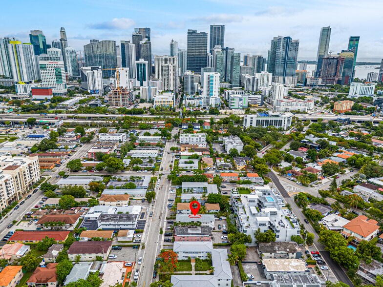 550 SW 10th St, Miami, FL à vendre - Photo de l’immeuble – Image 2 sur 40