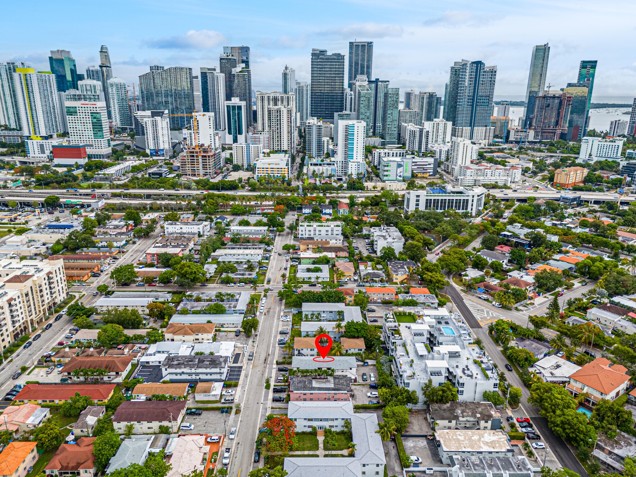 550 SW 10th St, Miami, FL à vendre Photo de l’immeuble– Image 1 sur 41