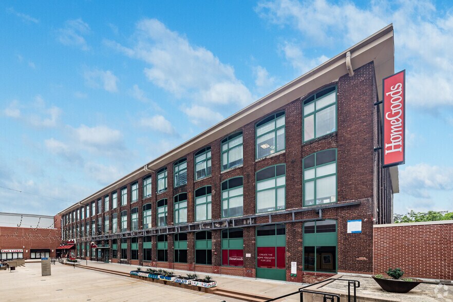 8000 Cooper Ave, Glendale, NY à louer - Photo de l’immeuble – Image 3 sur 5