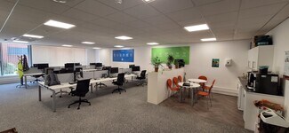 Plus de détails pour 26-27 West St, Horsham - Bureau à louer