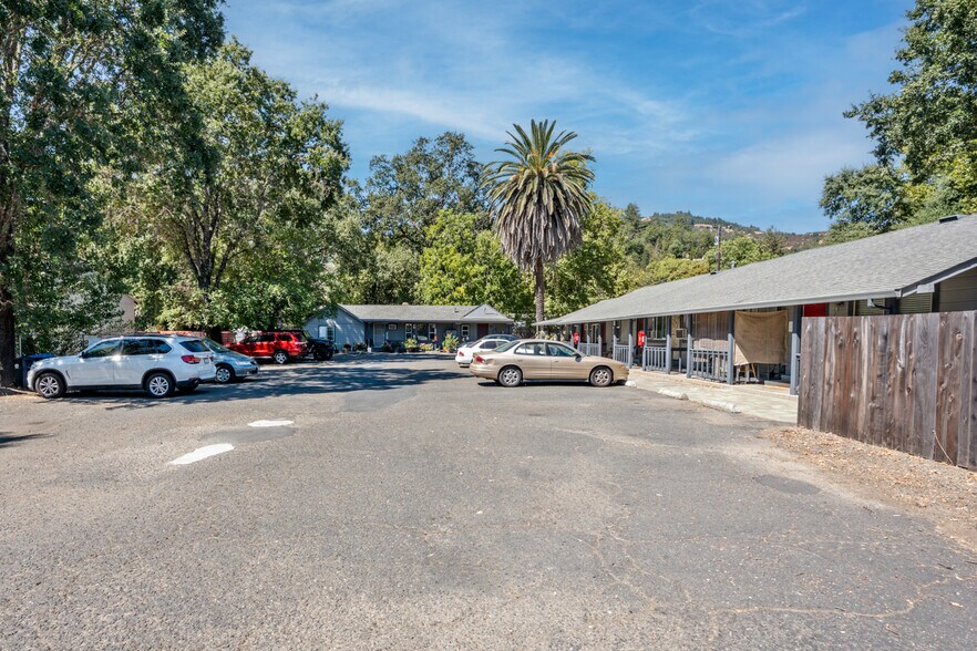 2280 S State St, Ukiah, CA à vendre - Photo de l’immeuble – Image 2 sur 37
