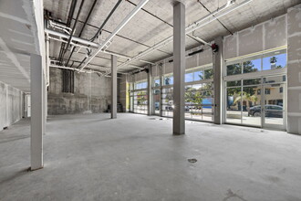160 S Ventura Ave, Ventura, CA à louer Photo intérieure– Image 2 sur 22