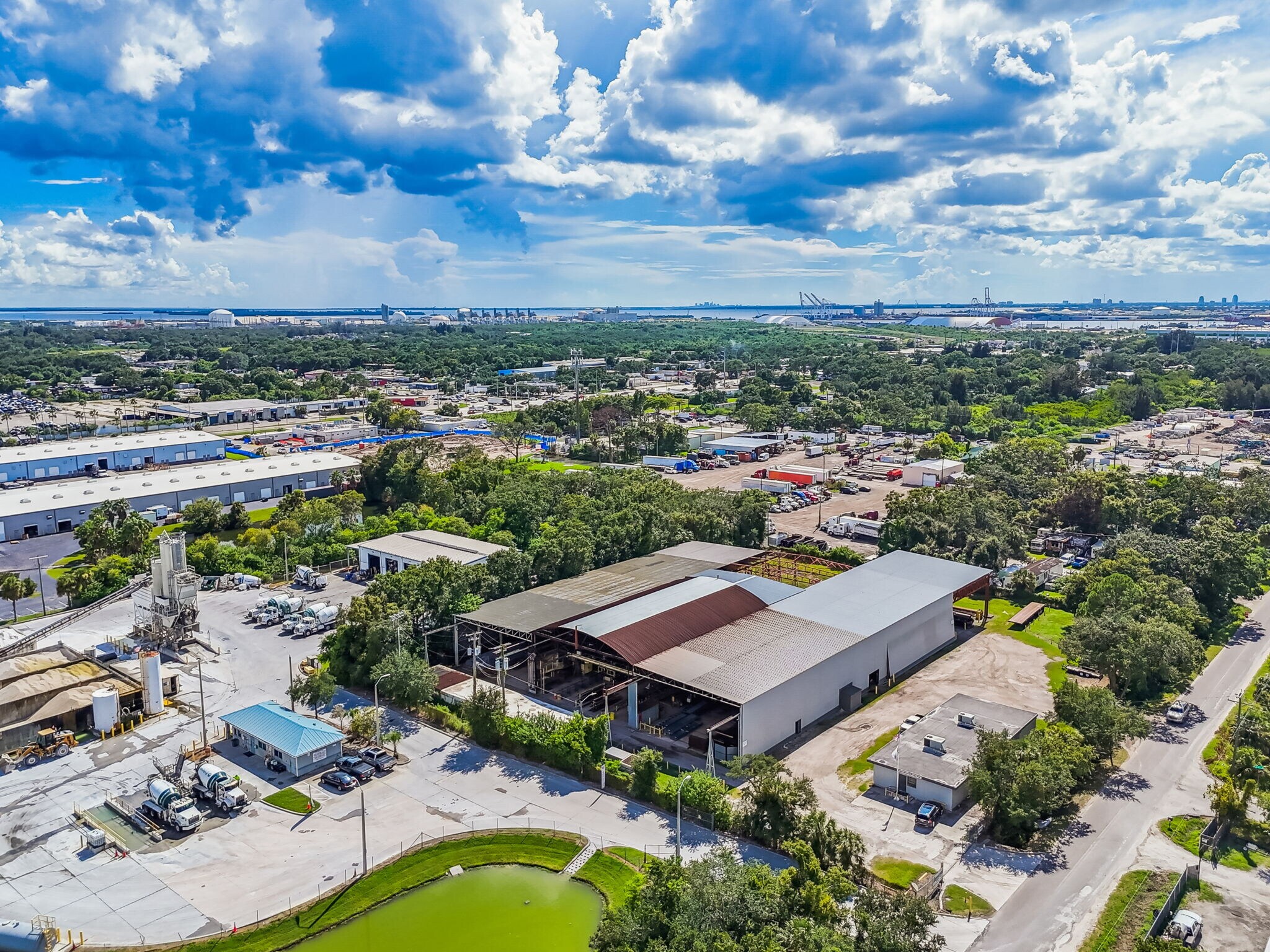 5101 S 24th Ave, Tampa, FL à vendre Photo de l’immeuble– Image 1 sur 47