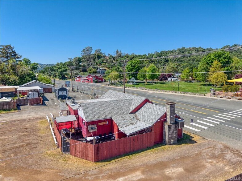 12613 E Highway 20, Clearlake Oaks, CA à vendre - Photo de l’immeuble – Image 3 sur 31