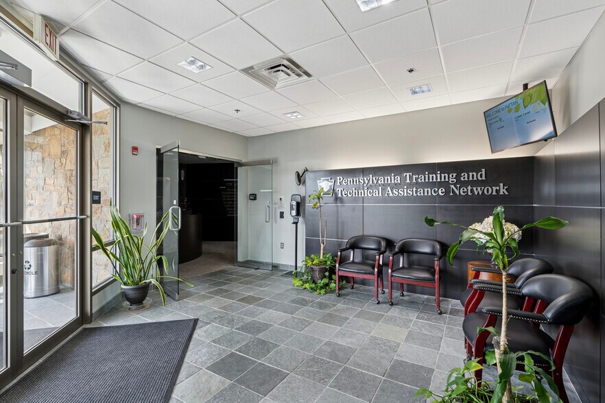 333 Technology Dr, Malvern, PA à louer - Photo de l’immeuble – Image 3 sur 6