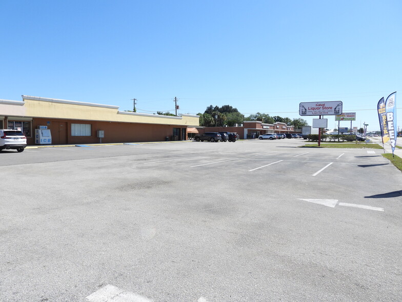 3300-3350 W New Haven Ave, Melbourne, FL à louer - Photo de l’immeuble – Image 3 sur 12