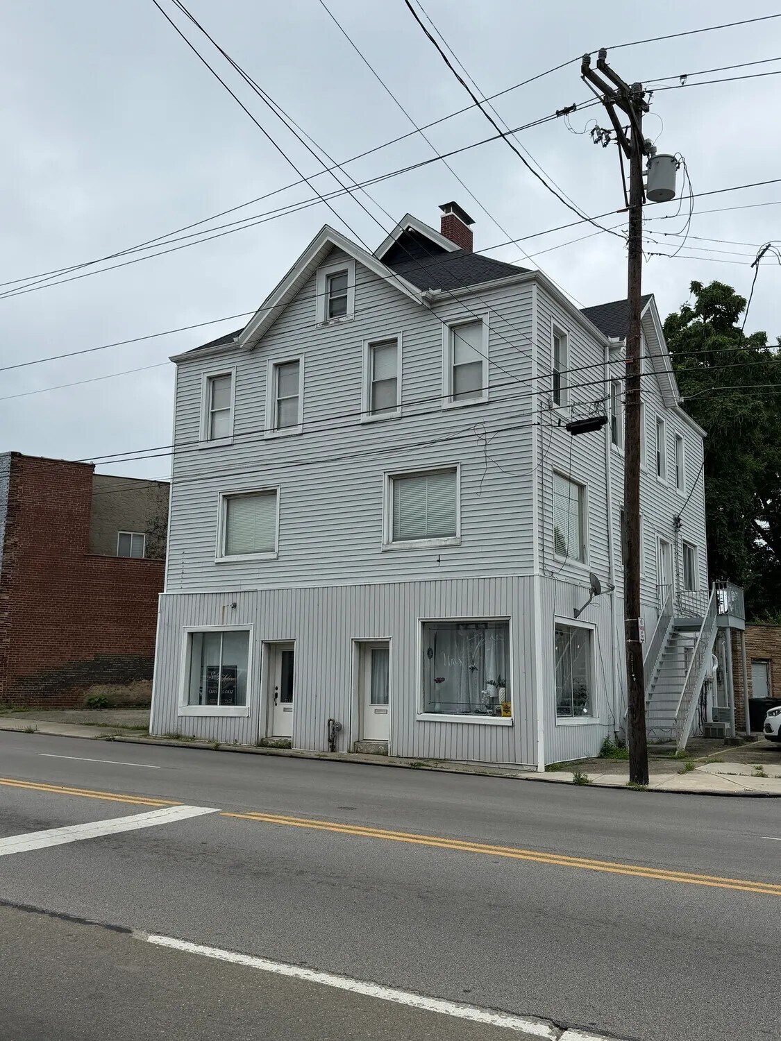 7124-7126 Montgomery Rd, Cincinnati, OH à vendre Photo de l’immeuble– Image 1 sur 7