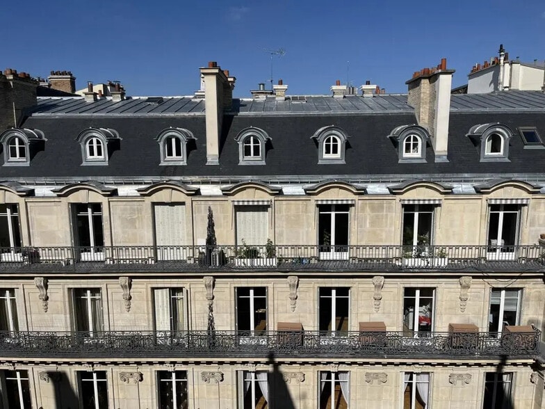 6 Rue Anatole De La Forge, Paris à louer - Photo de l’immeuble – Image 3 sur 12