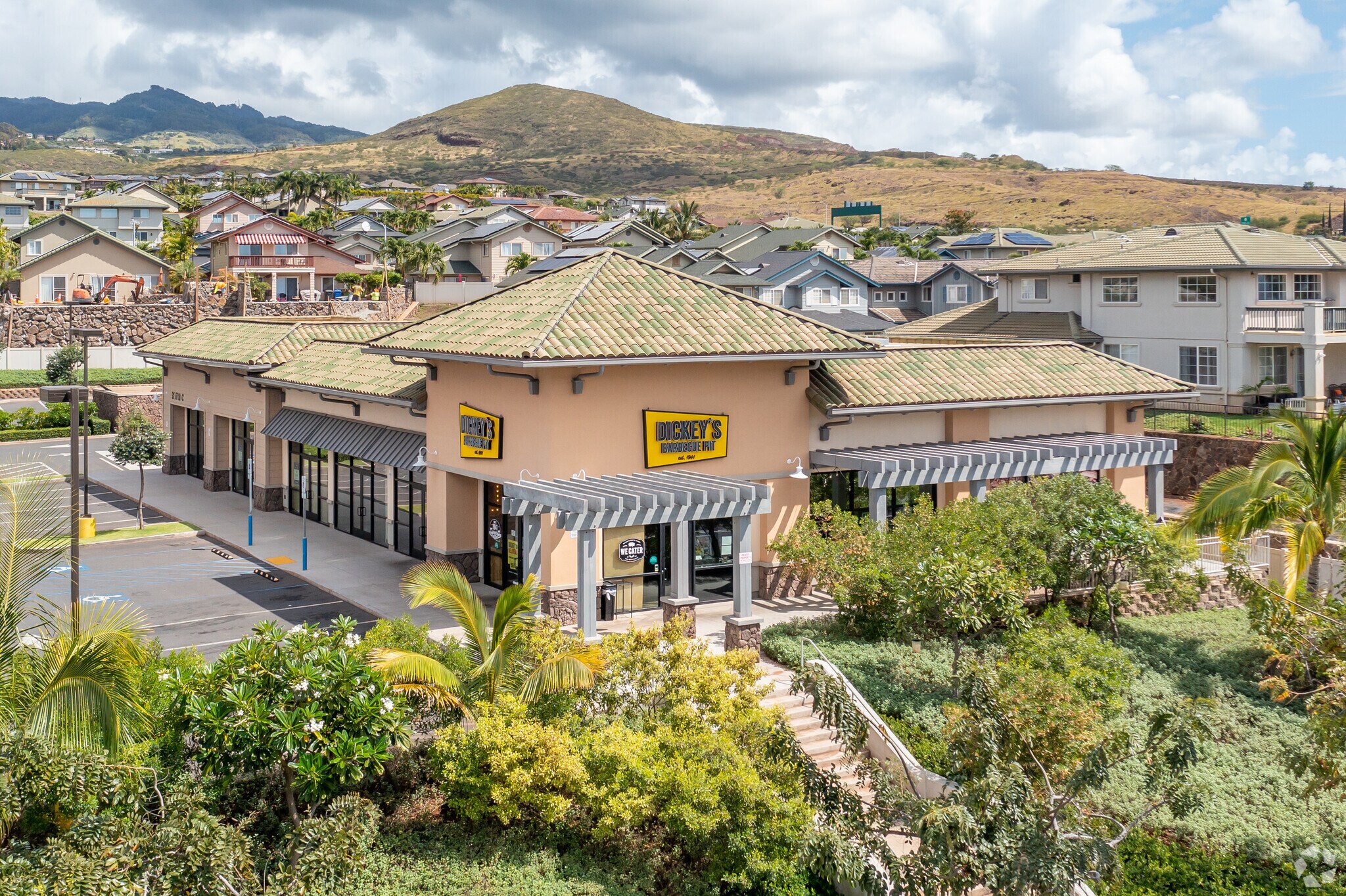 91-710 Farrington Hwy, Kapolei, HI à louer Photo principale– Image 1 sur 13