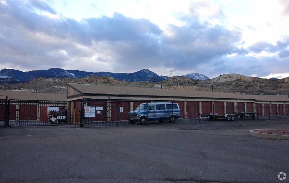 2755 Ore Mill Rd, Colorado Springs, CO à louer - Photo de l’immeuble – Image 3 sur 6