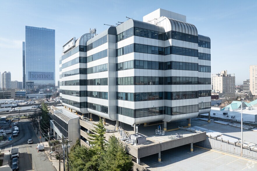 1 Bridge Plz N, Fort Lee, NJ à louer - Photo principale – Image 1 sur 24