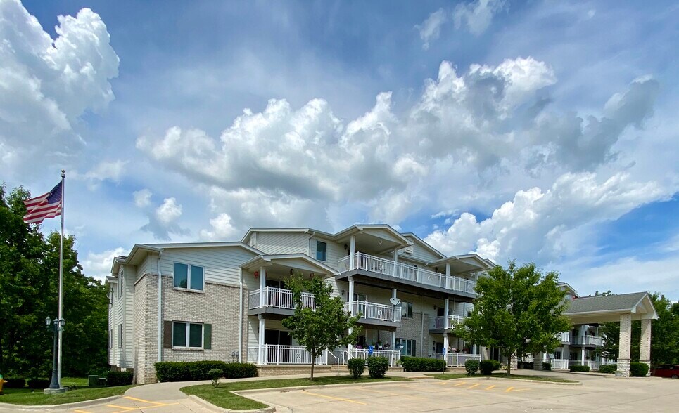 3721 Indianola Ave, Des Moines, IA à vendre - Photo de l’immeuble – Image 1 sur 11
