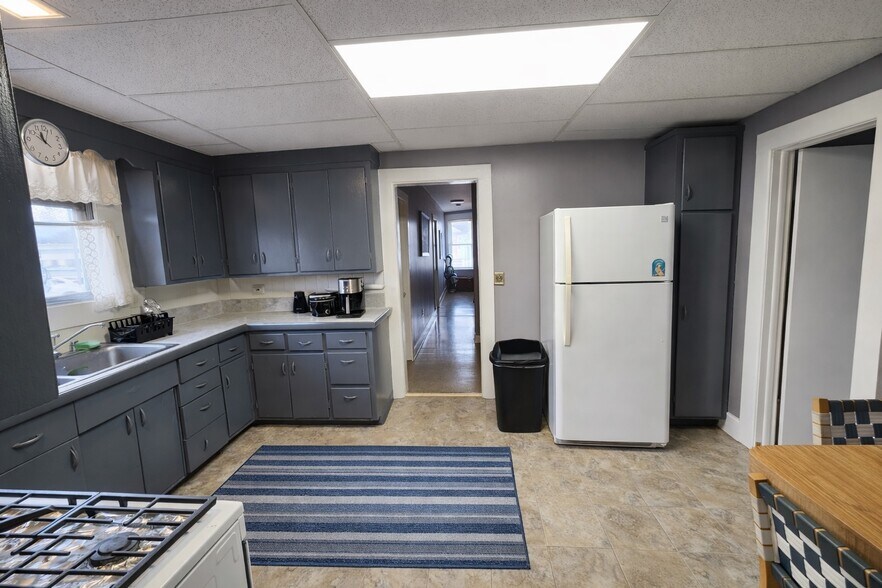 105 Parkview Ave, Elmwood Park, NJ à vendre - Photo de l’immeuble – Image 2 sur 10