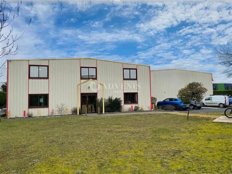 Industriel/Logistique dans Olivet à louer - Photo de l’immeuble – Image 1 sur 12