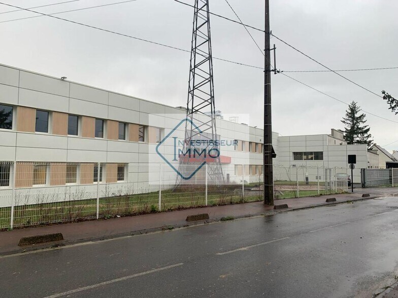 Local d’activités dans Vulaines Sur Seine à louer - Photo de l’immeuble – Image 3 sur 6