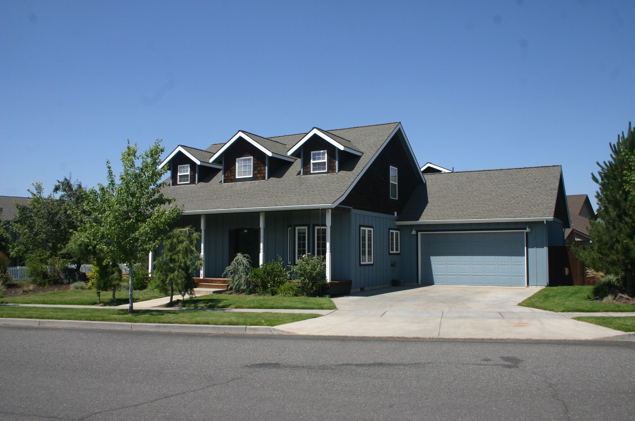 20826 NE Sierra Dr, Bend, OR à vendre Photo de l’immeuble– Image 1 sur 9