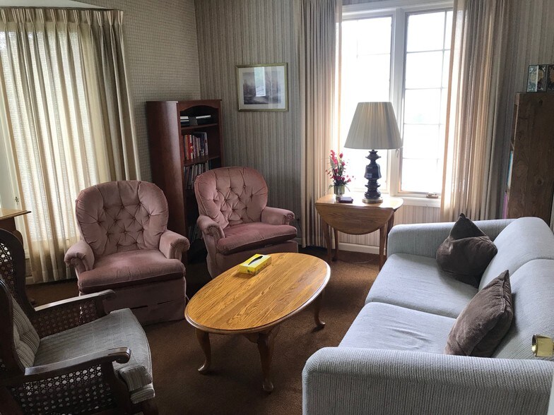 618 S West St, Wheaton, IL à louer - Photo intérieure – Image 3 sur 18