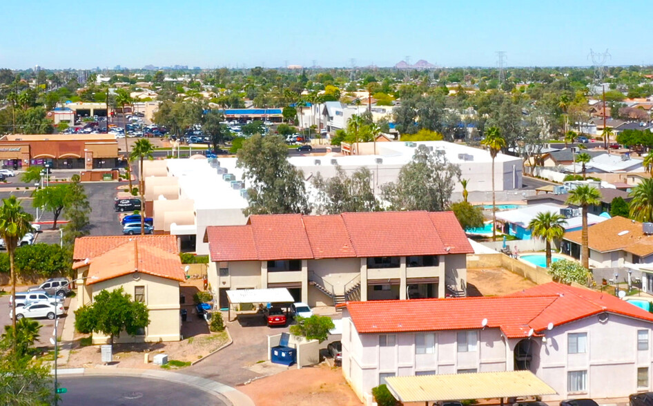 416 N Roca Cir, Mesa, AZ à vendre - Photo de l’immeuble – Image 2 sur 21