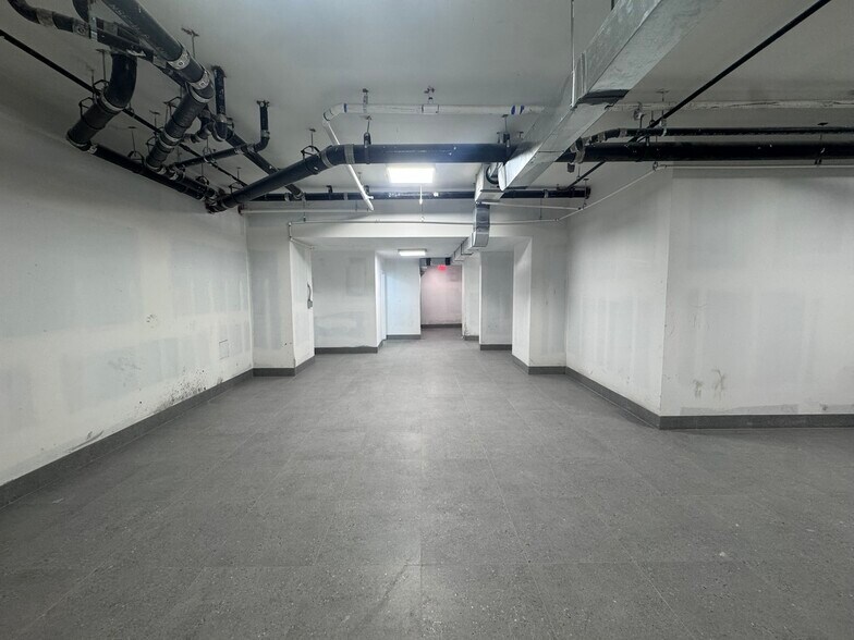 310 W 144th St, New York, NY à louer - Photo de l’immeuble – Image 2 sur 6