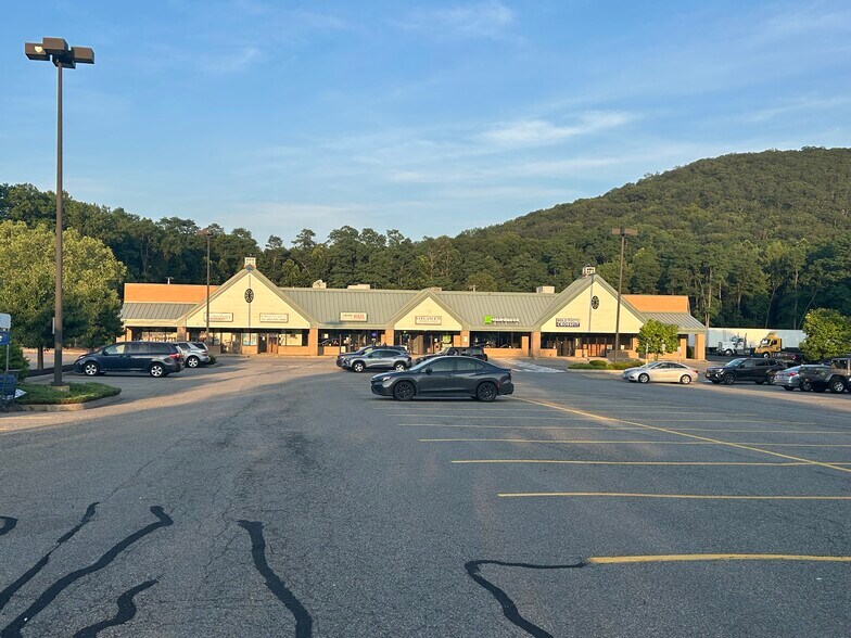158 Route 22, Pawling, NY à louer - Photo de l’immeuble – Image 3 sur 20